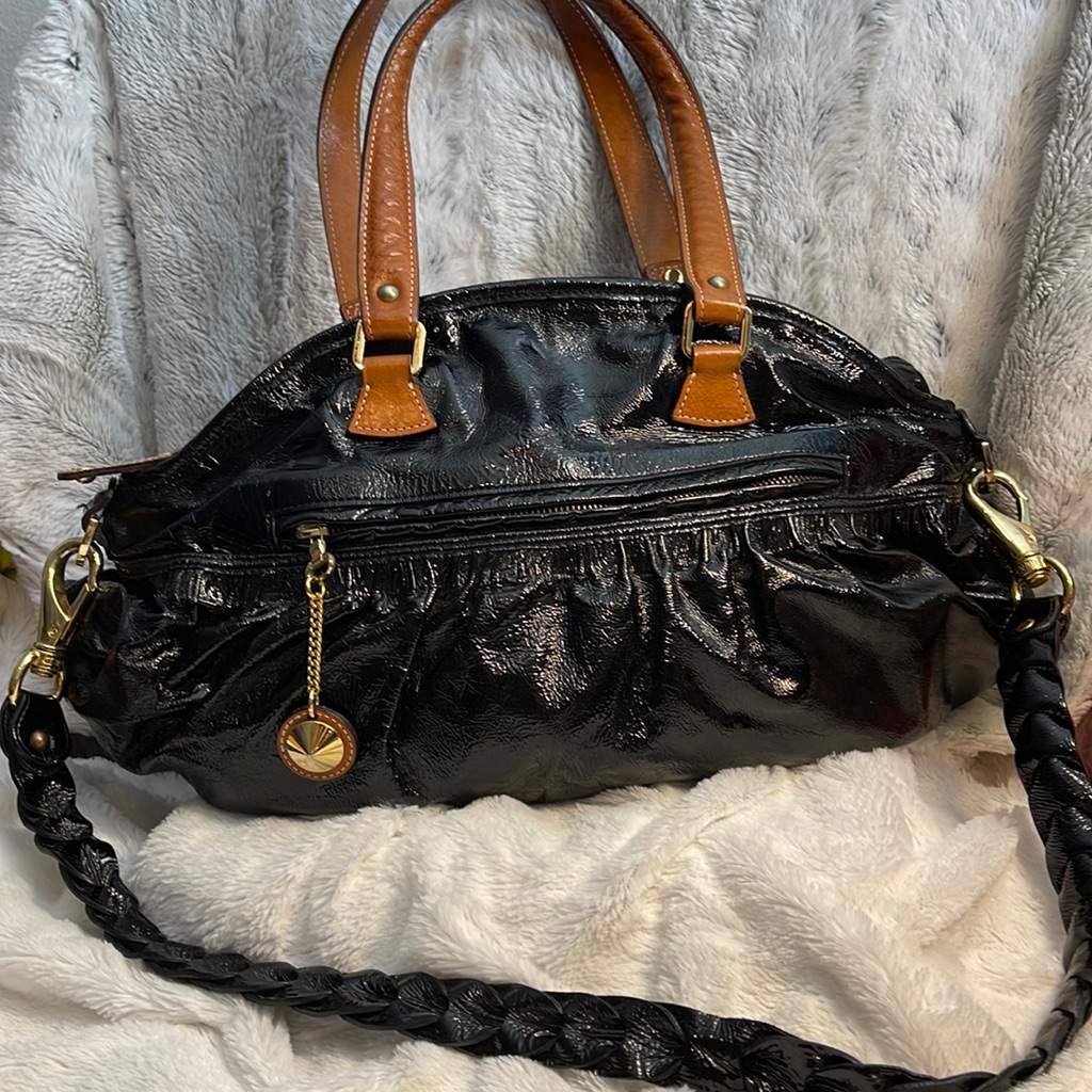 Be & D Black Shoulder Purse With Straps